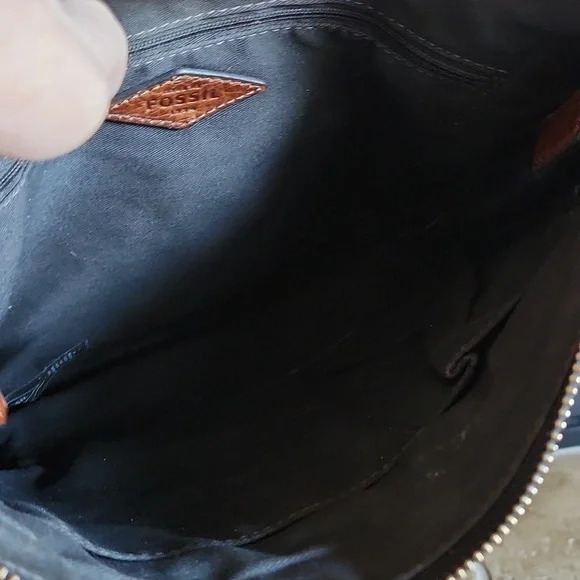 Fossil black and brown pebbled leather crossed bag - Picture 9 of 14